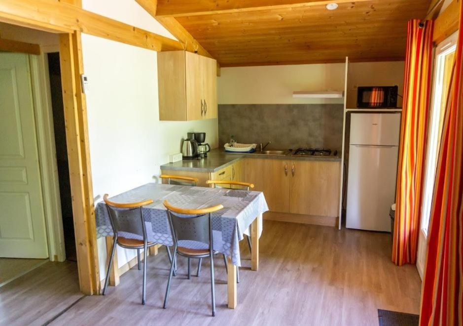 Domaine Des Epinettes Hotel Saint-Romain-de-Jalionas Kültér fotó